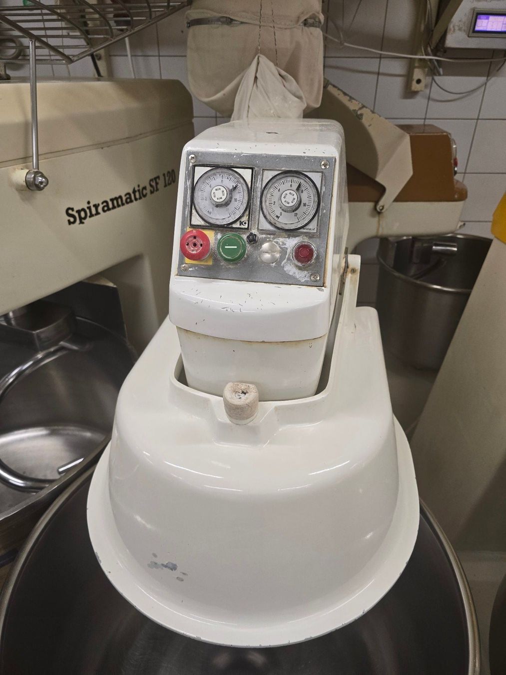 Alle Maschinen: Teigmaschine, Knetmaschine, Boku – Gebraucht aus Steinen von seb_6m2c 1