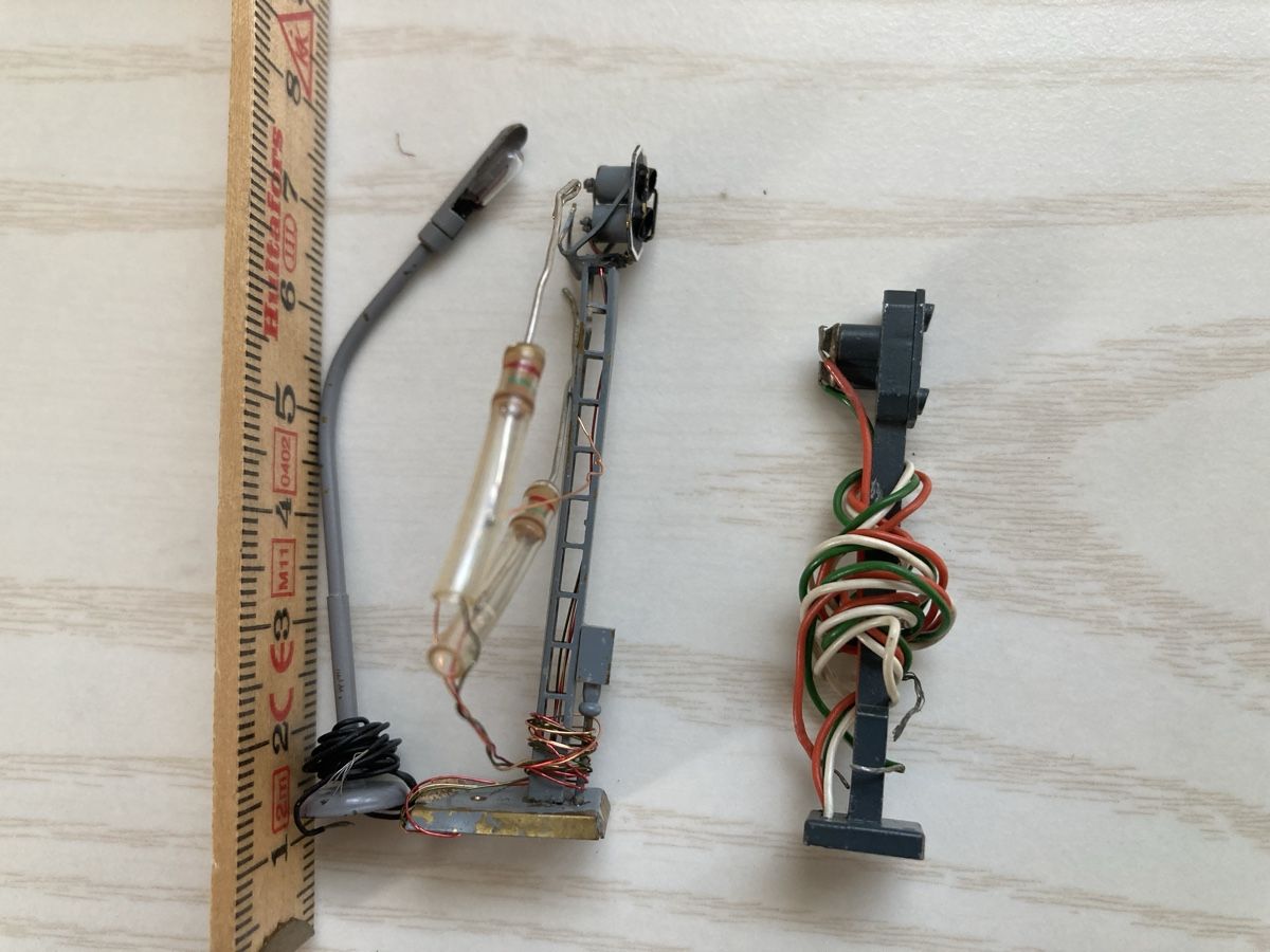 Modellini di ferrovie: Lichtsignale Bastelware – Difettoso da Port venduto da Ipuel 1