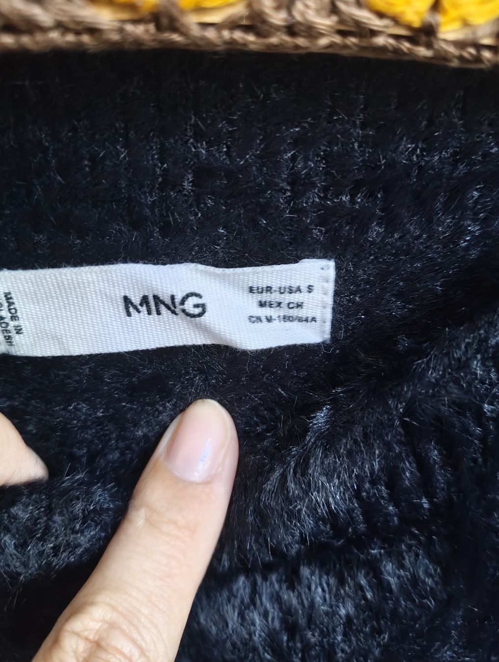 Mango Pullover & Sweatshirts: Pullover von Mango in Pelzoptik Gr. S – Neu (gemäss Beschreibung) aus Bremgarten AG von van_h5yh 1