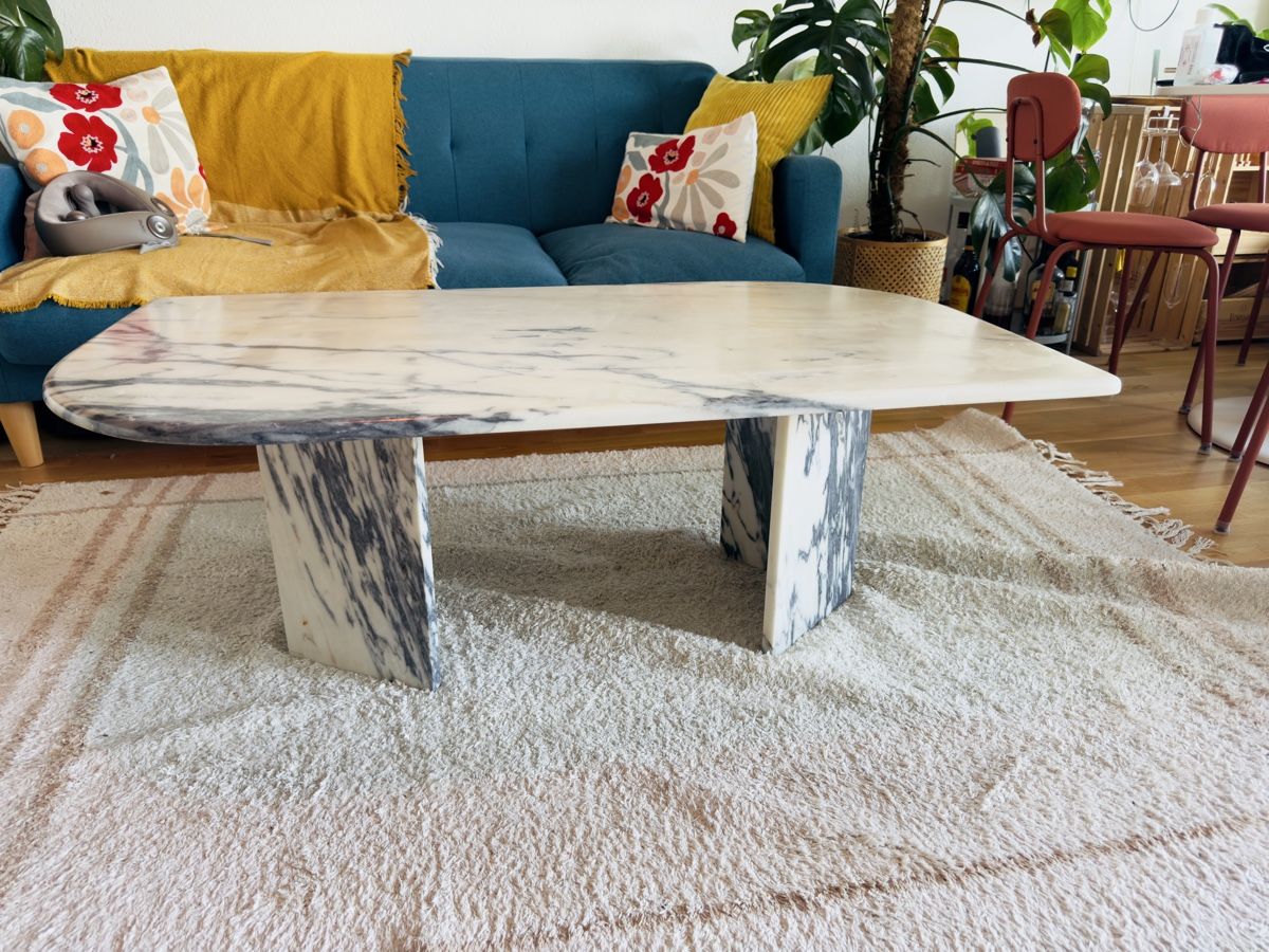 Tavoli: Eleganter Marmor-Couchtisch – Usato da Bern venduto da jgh_8hwy