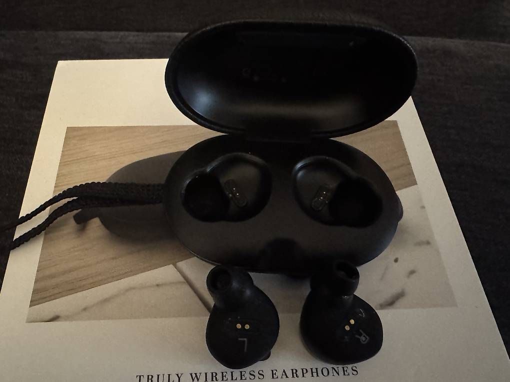 Kopfhörer: Wireless Earphones E8 B&O – Gebraucht aus Baar von kclausse 2