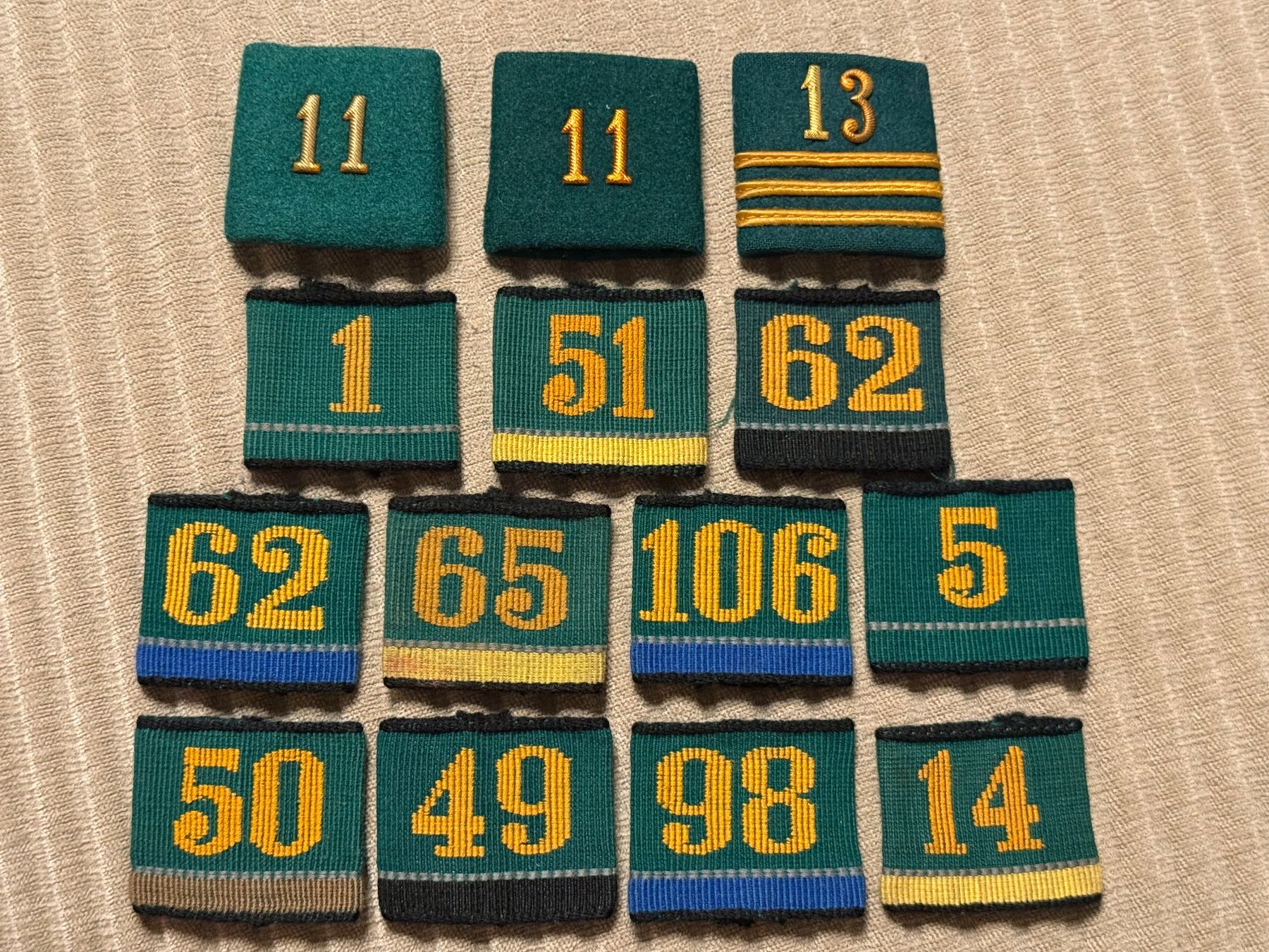 Schweizer Armee Placchette & Badge: 14 Patten Infanterie - Schweizer Armee – Usato da Brütten venduto da Hst1