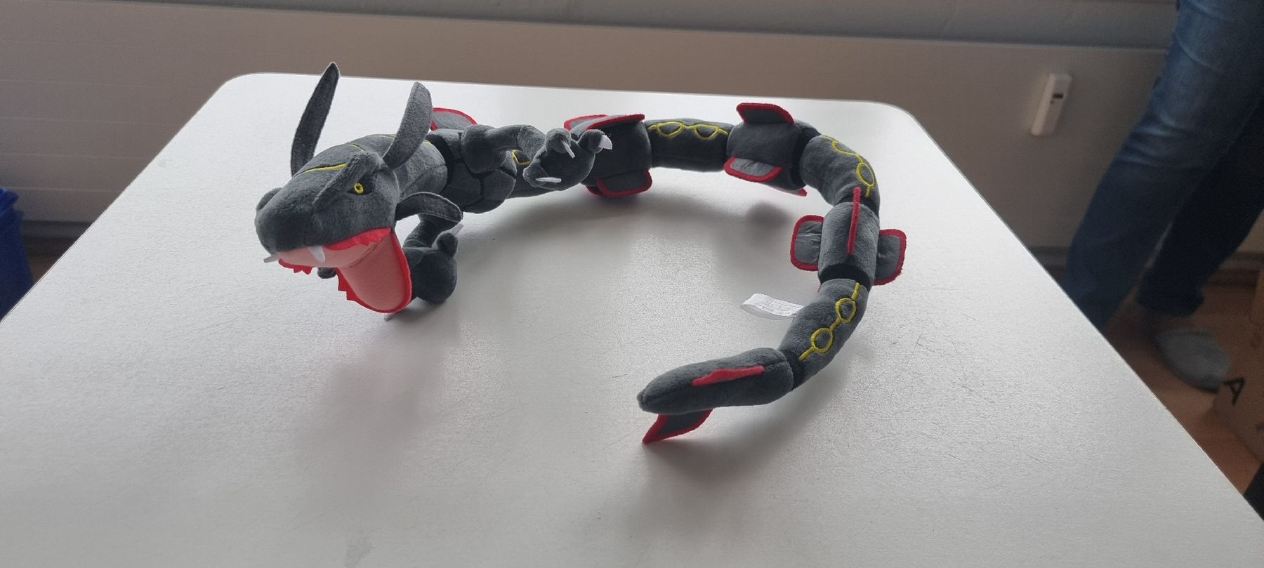 Giocattoli: Shiny Rayquaza Plüschtier - Pokemon – Usato da Aarau Rohr venduto da Shad