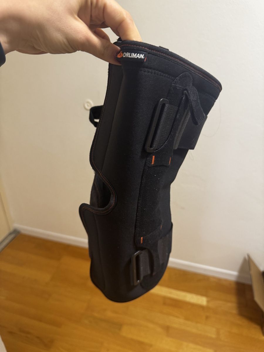 Protezioni & Imbottiture: Knee protection – Usato da Biel/Bienne venduto da Clau____dia95