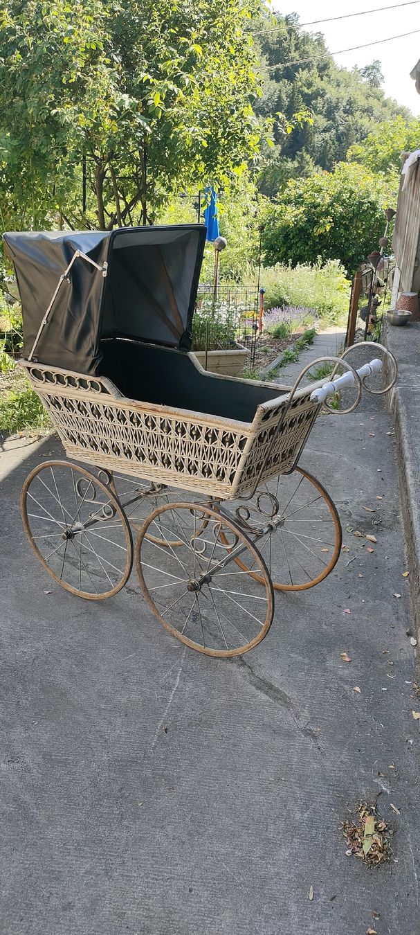 Carrozzine: Alter Kinderwagen – Usato da Krauchthal venduto da Sesoruk
