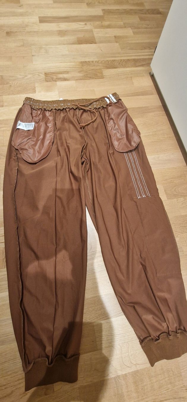 Adidas Pantaloni: Adidas Neu Hose Ivy Park – Nuovo e nell'imballaggio originale da Niederwangen BE venduto da tim_8hyw 9