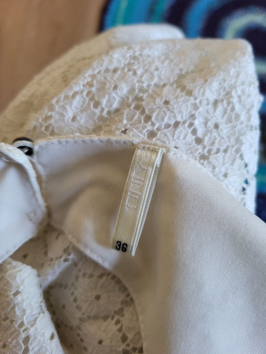 Only Vestiti: Cremefarbenes Spitzenkleid – Usato da Baar venduto da SandroTI 1