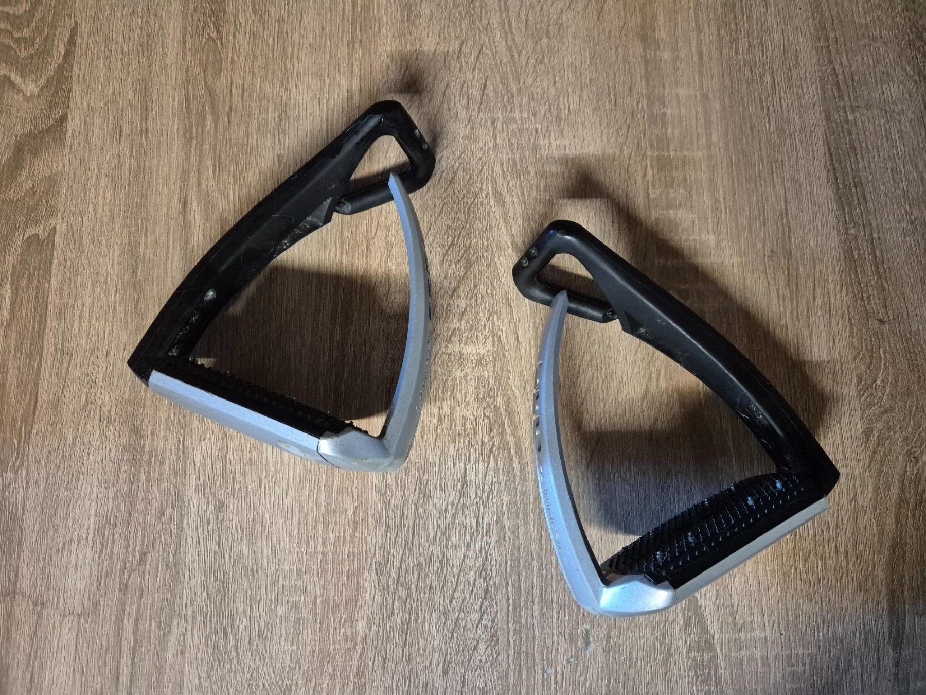Selle & Accessori: FreeJump Steigbügel 12cm – Nuovo (secondo la descrizione) da Meggen venduto da Orrinka20 1
