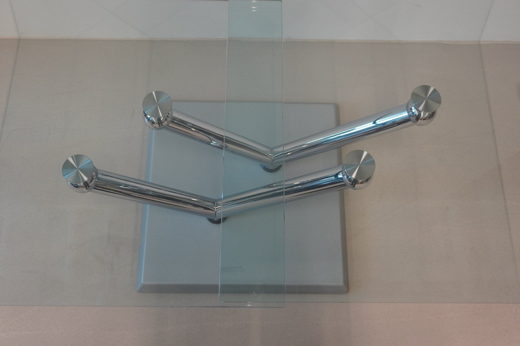 Tavoli: Moderner Couchtisch Glasplatte Design Verschiebbar (H077) – Usato da Basel venduto da B.W.B. 3