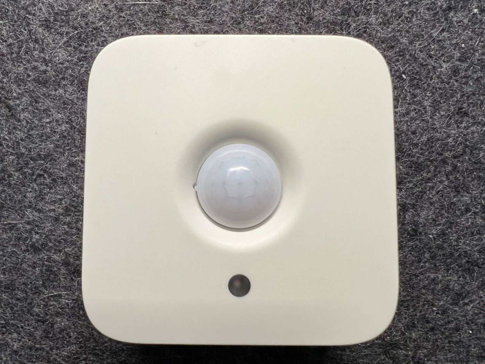 Philips Interruttori: Philips Hue Motion Sensor - détecteur de mouvement intérieur – Usato da Genève venduto da PoissonBlue 1