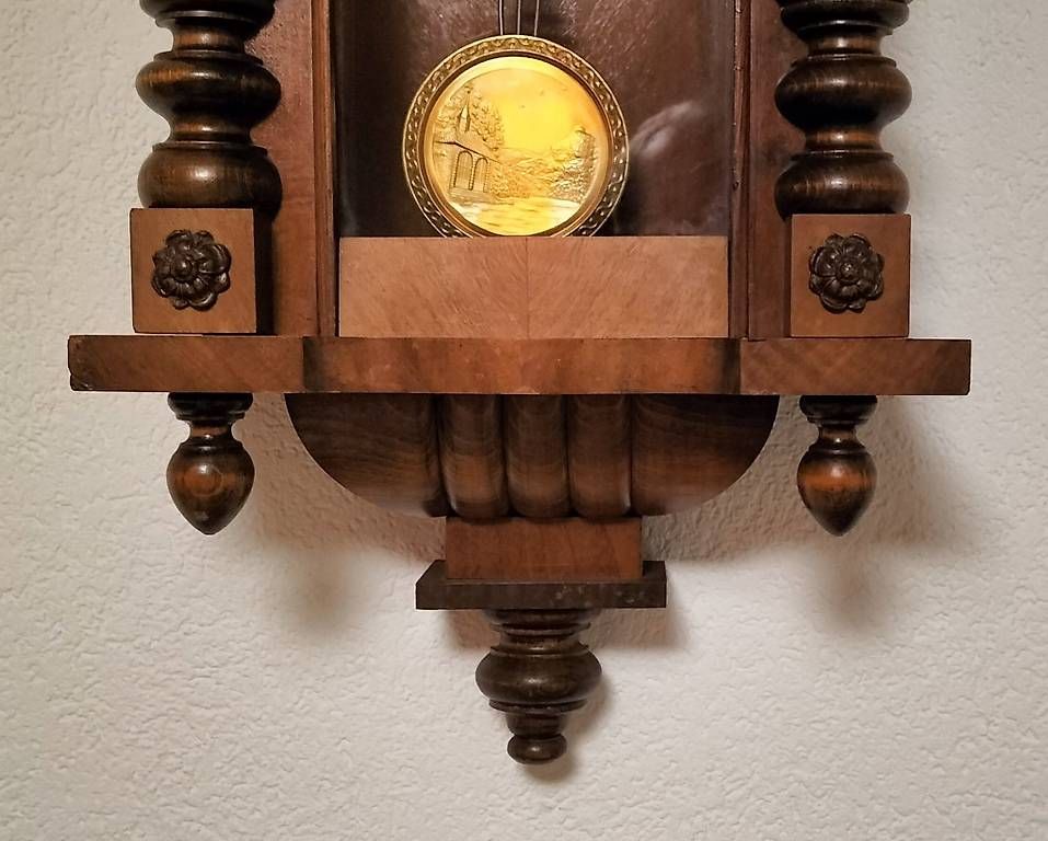Orologi da terra & Orologi da parete: Regulator mit Schnitzerei Wilhelm Tell mit Schweizer Kreuz – Usato da Steinach venduto da Tsgweh 2