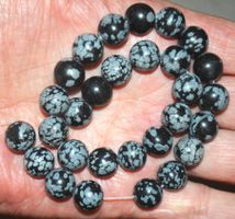 Stein Perlen Strang B-1218 – Schneeflocken Obsidian 12mm 29