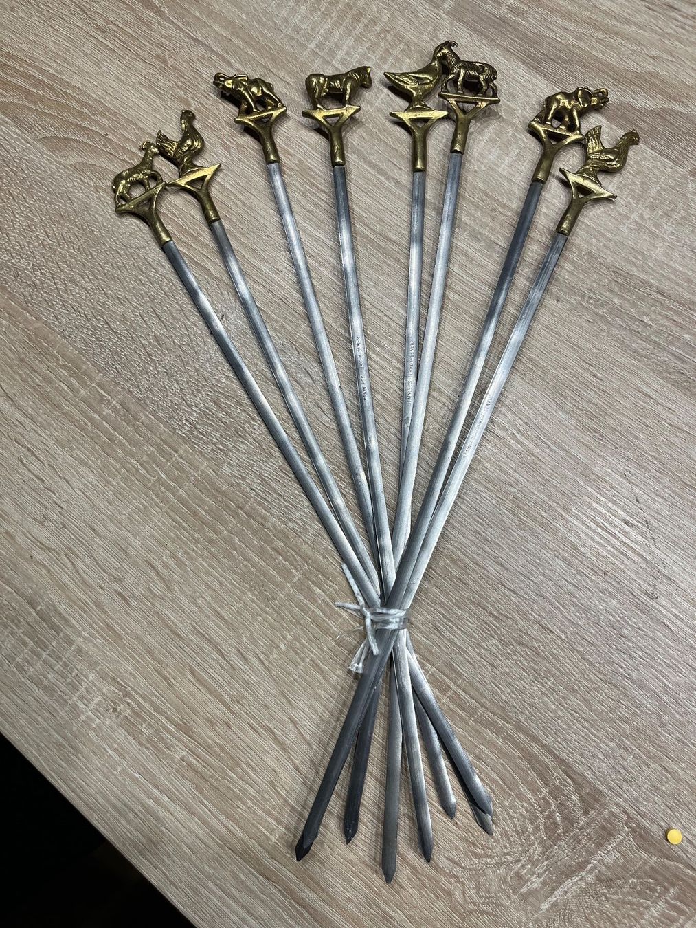 Set di posate: Fleischspiesse – Nuovo (secondo la descrizione) da Muttenz venduto da Bhuebi