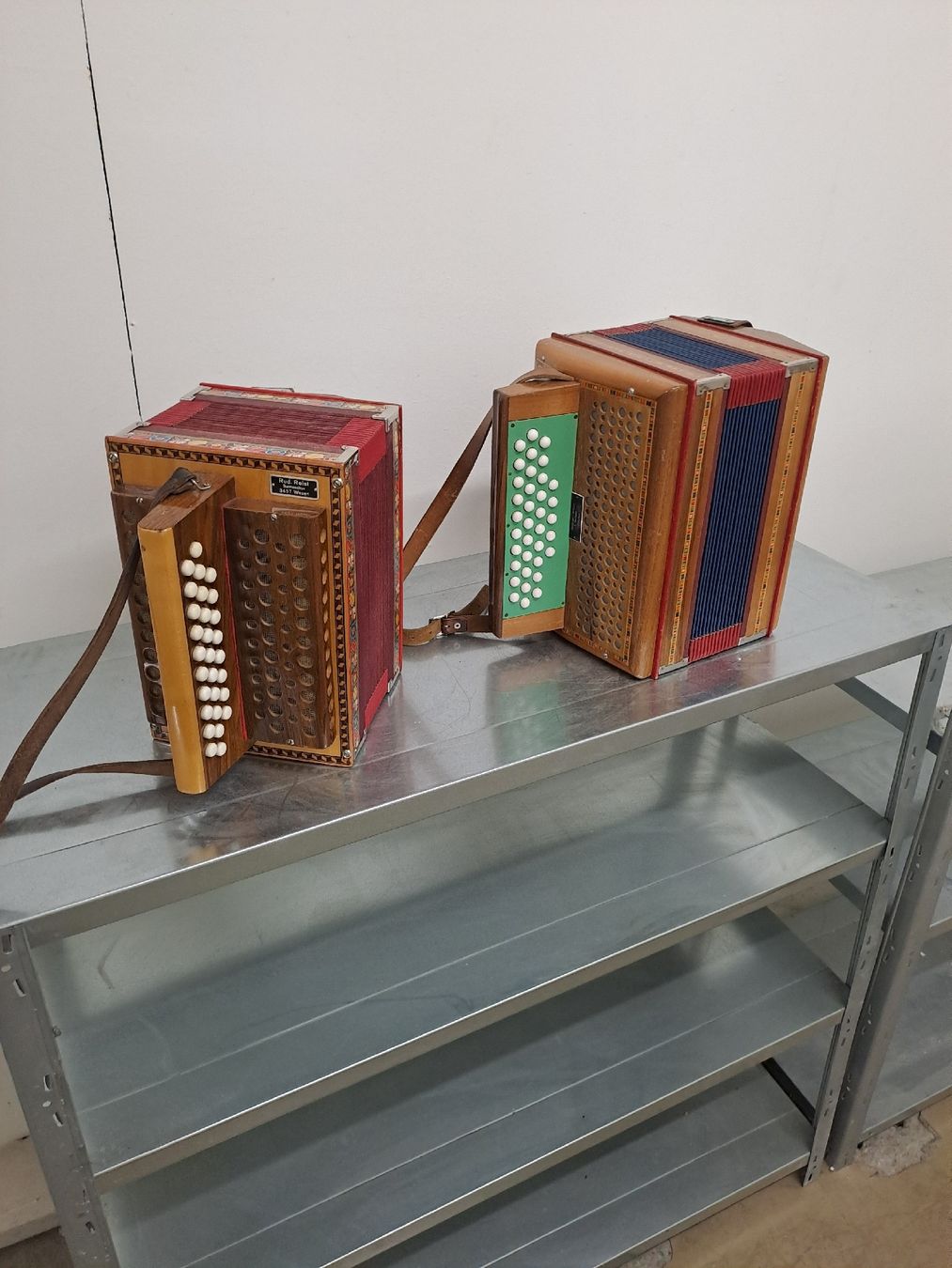 Musikinstrumente: 2 schwyzerorgeli zum verkaufen  – Gebraucht aus Villeneuve von BibiVintage 9