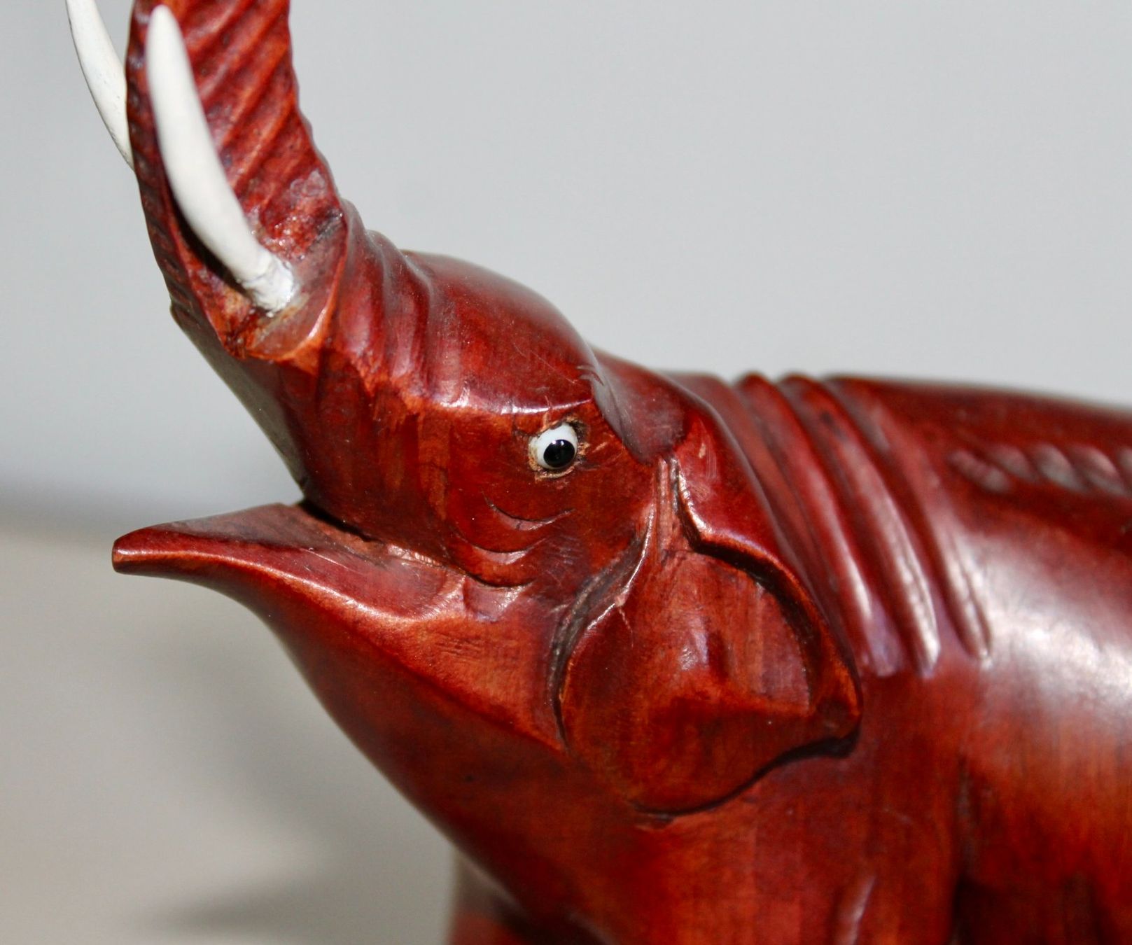 Statuette: Elefant aus Holz, handgeschnitzt – Usato da Kirchlindach venduto da hekilida 1