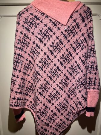 %DAMEN PONCHO ROSA-SCHWARZ%