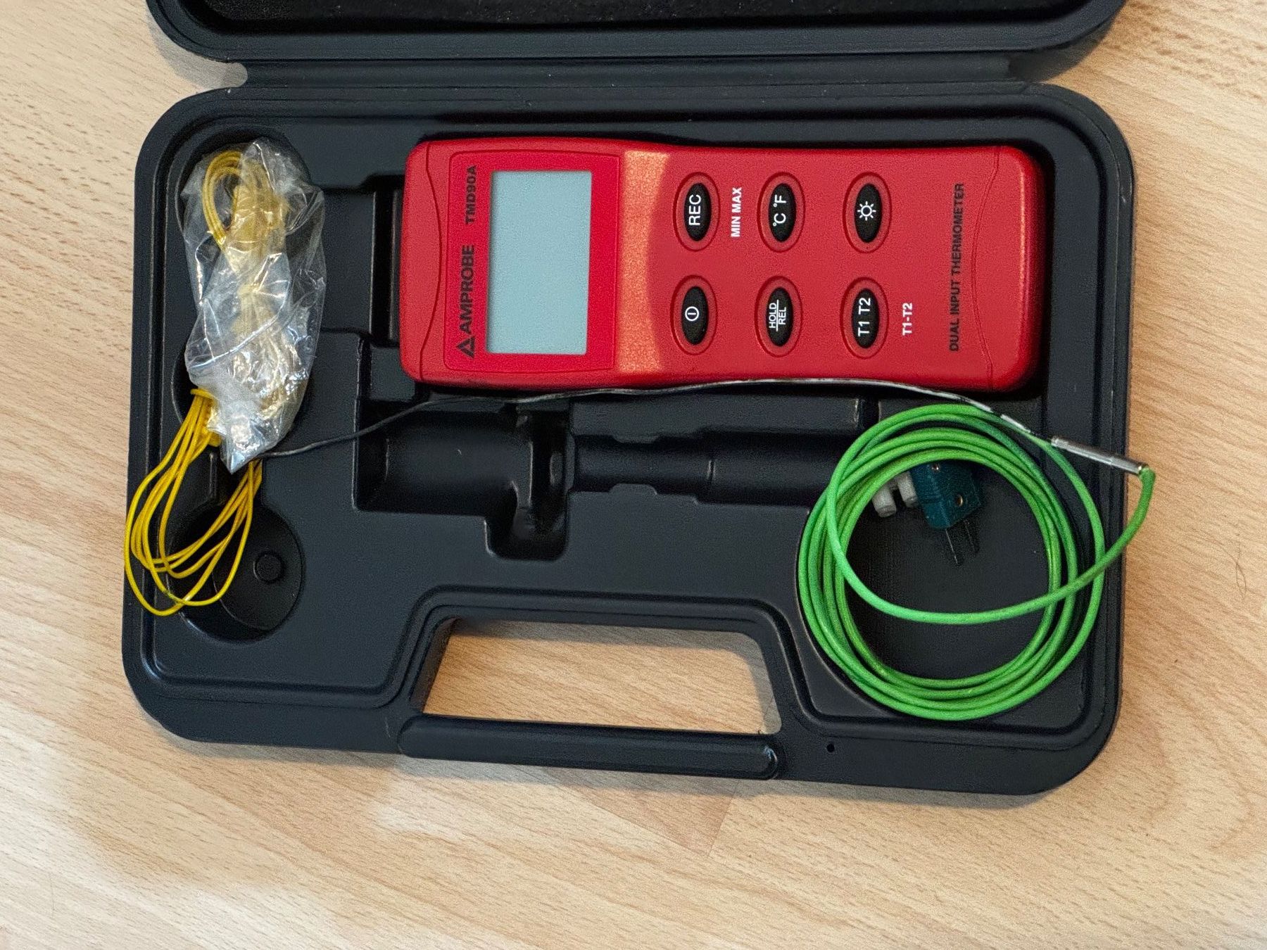 Altro per la casa: AMPROBE TMD90A Dual Input Thermometer – Usato da Zürich venduto da colorblindrummer 1