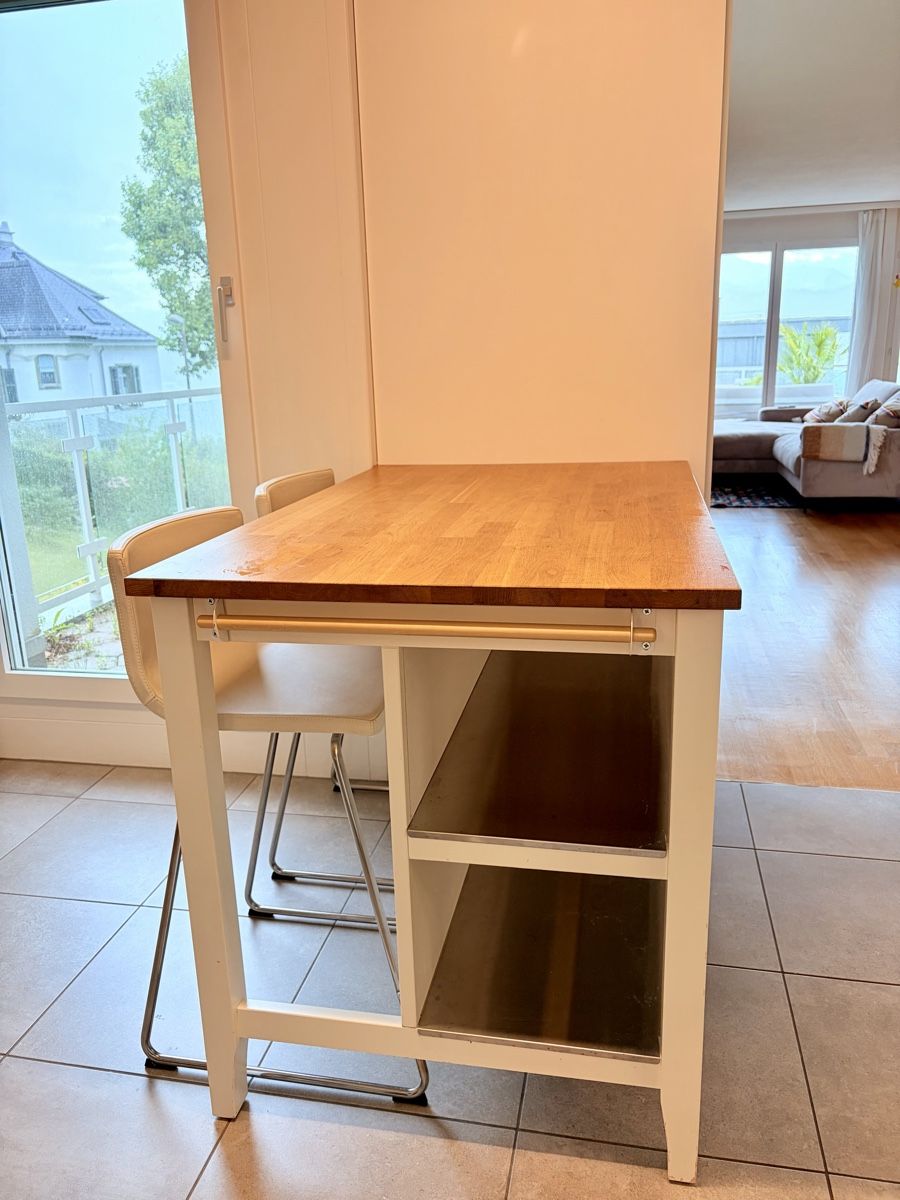 Allestimento di negozi e stand fieristici: Küchentisch / Esstisch / Bar mit Stühlen – Usato da Luzern venduto da Tsimont 7