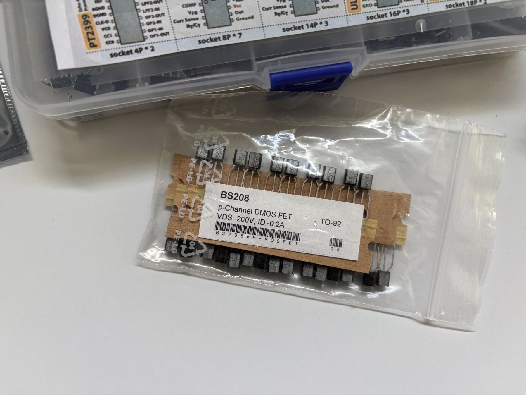 Elektronikbauteile: Bauteileset Transistoren , OP, OPAMP diverse – Gebraucht aus Langnau am Albis von Danig0 3
