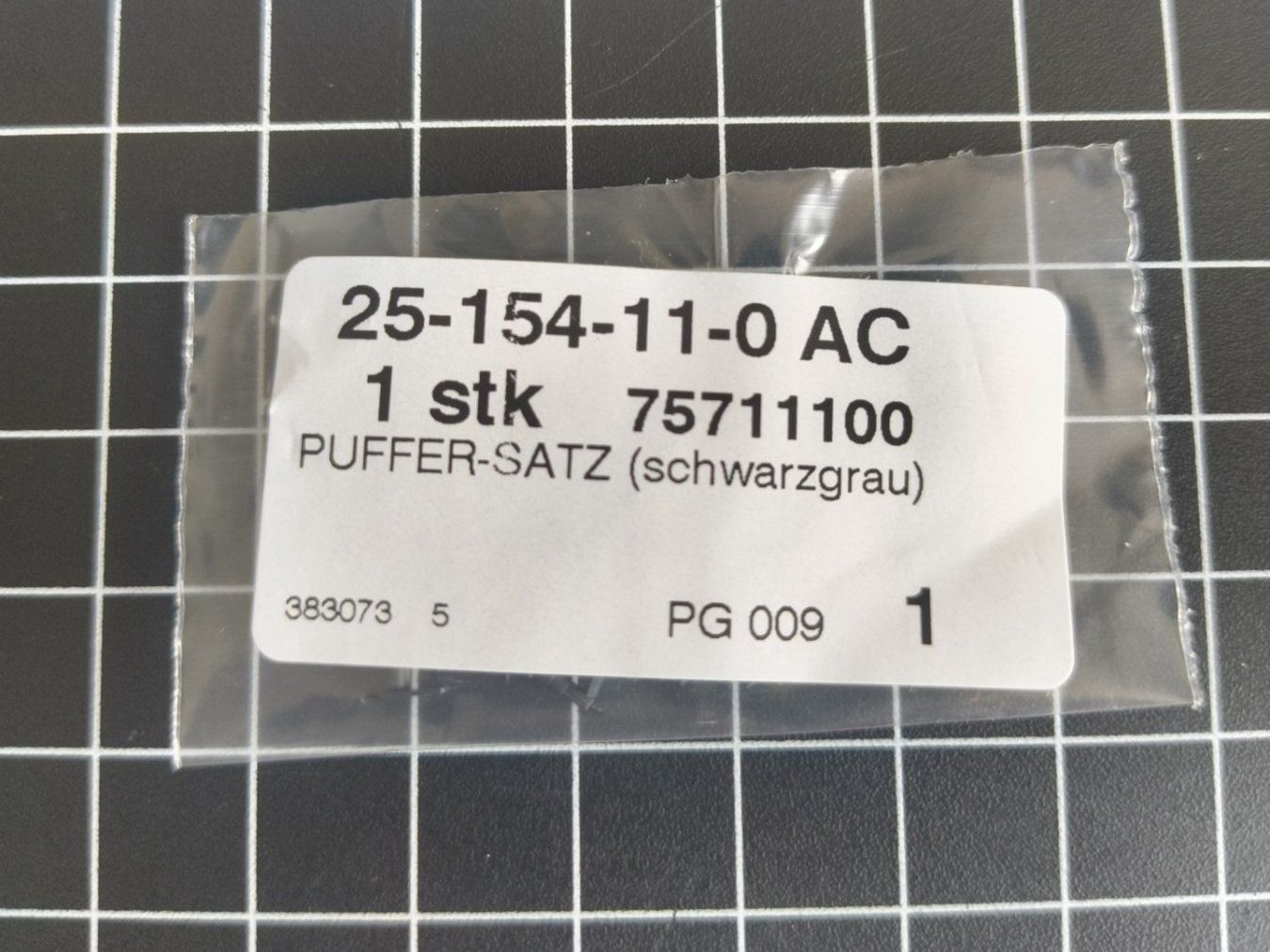 Fleischmann Modellini di ferrovie: Fleischmann 75711100 Puffer-Satz – Nuovo e nell'imballaggio originale da Baar venduto da 82felice