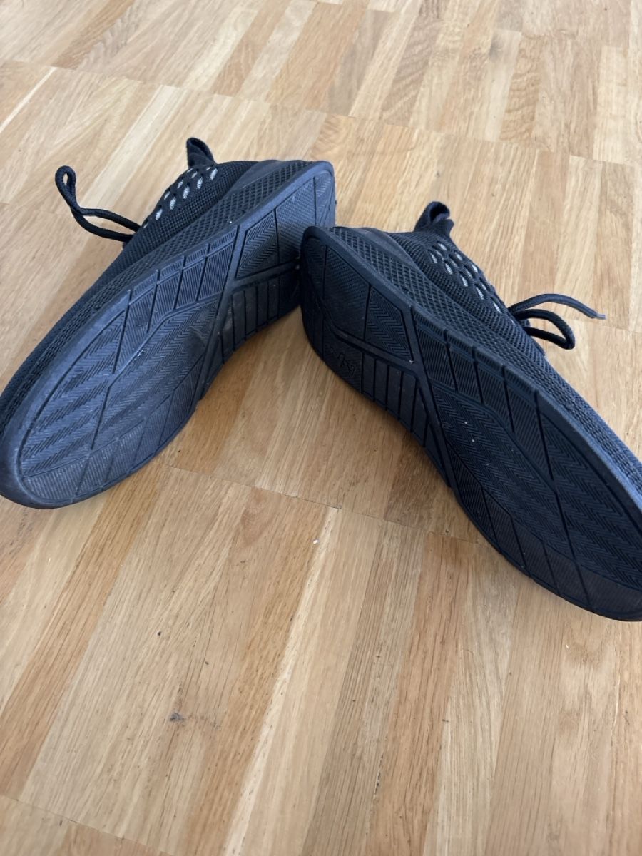Dosenbach Scarpe da uomo: Schwarze Turnschuhe, neuwertig Grösse 35 – Usato da Sissach venduto da Hippo200 1