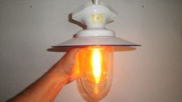 Kellerlampe mit Emaillierter Lampenschirm