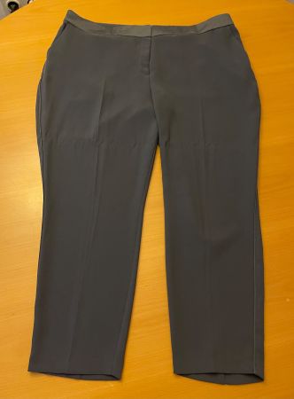 Damenhose grau Gr. 46 mit seitlichen Streifen