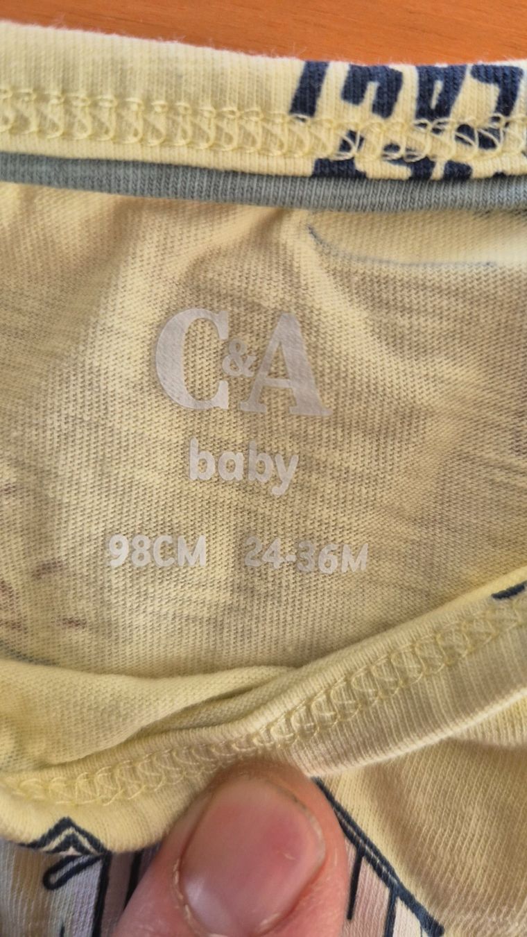 Hemden, T-Shirts & Polos: Lot de 7 T-shirts stylés, taille 98 – Gebraucht aus Goumoens-la-Ville von cfaIII 6
