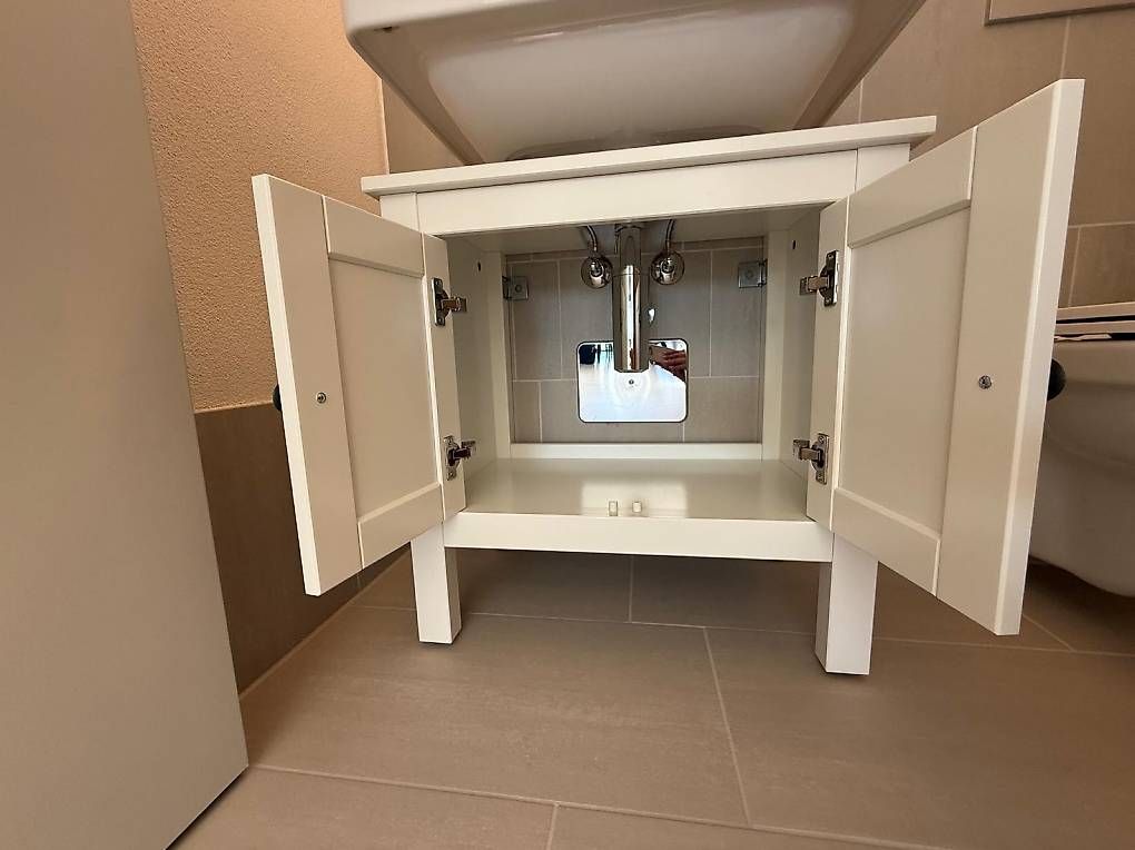 Ikea Badezimmermöbel: Waschbeckenunterschrank Hemnes – Gebraucht aus Obfelden von rfme 1