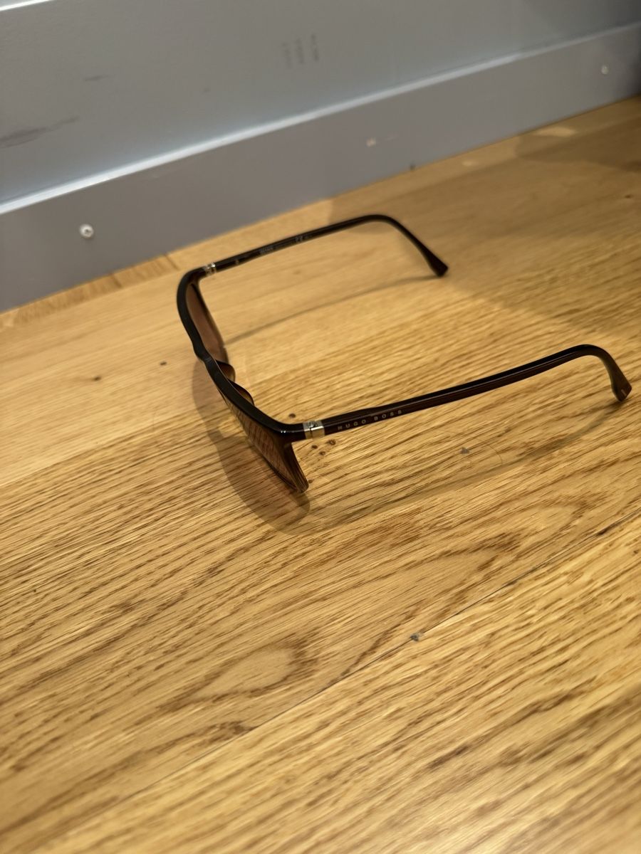 Hugo Boss Occhiali & Lenti: Hugo Boss Sonnenbrillen – Usato da Solothurn venduto da Hage_ 1