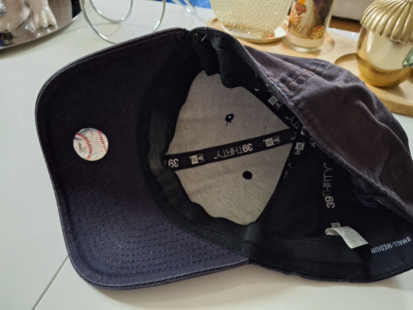 Copricapi, berretti & cappellini: Casquette NY bleu marine  – Usato da Lausanne venduto da Cognitia 1