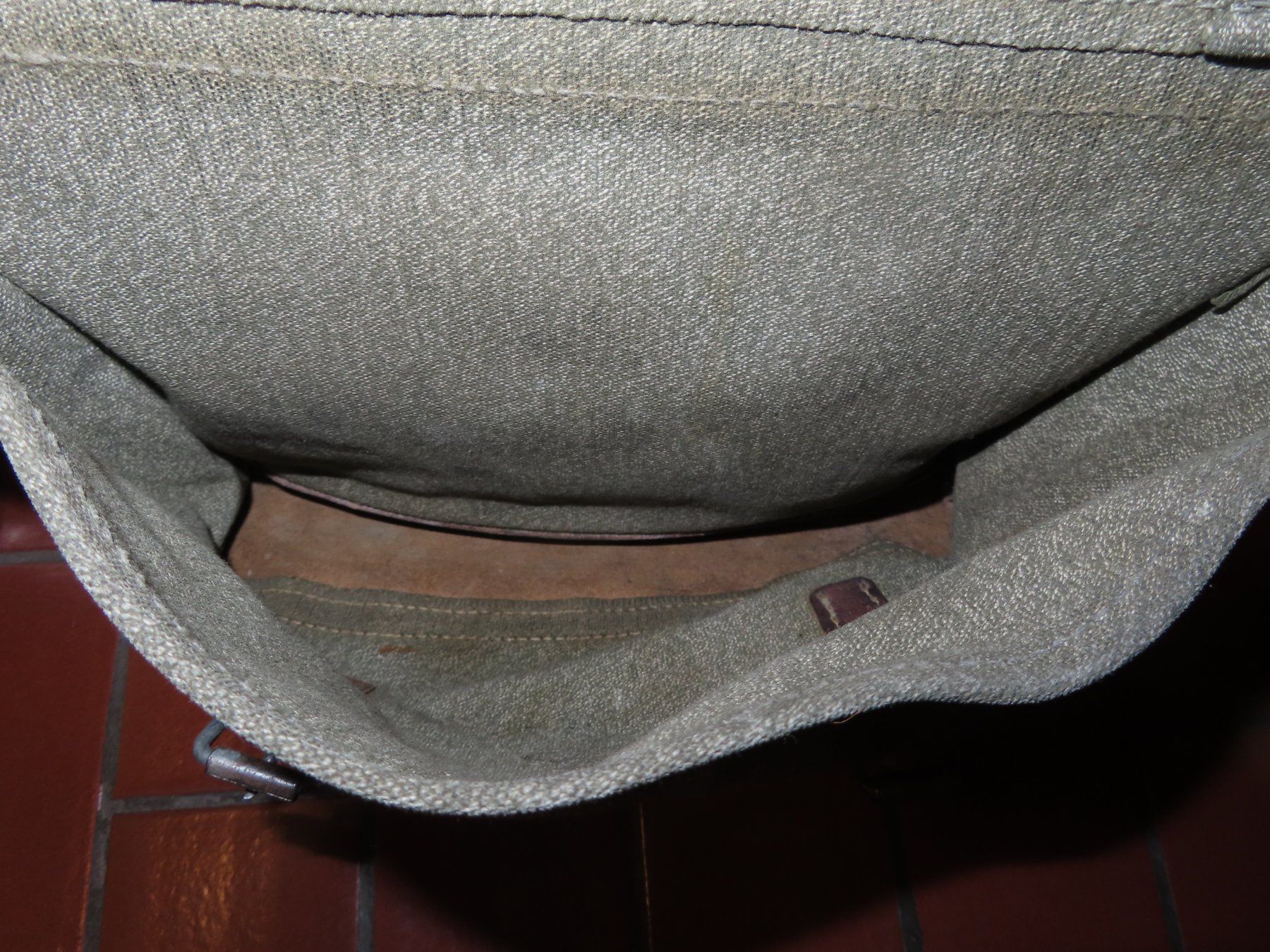 Schweizer Armee Armi bianche: rucksack gamelle feldflasche besteck – Usato da Grenchen venduto da sunflyer01 3