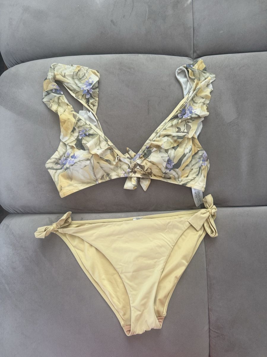 Oysho Costumi da bagno & Bikini: Oysho floral bikini set – Usato da Bassersdorf venduto da les_fw2p