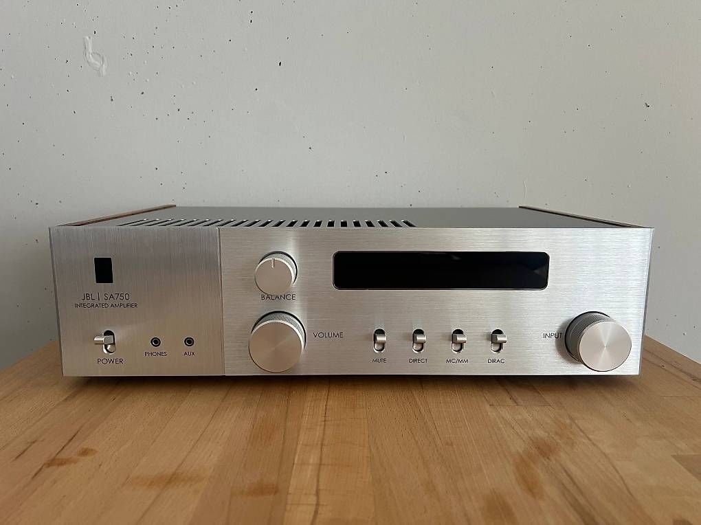 JBL Amplificatori: JBL SA750 Integrierter Streaming-Stereoverstärker – Usato da Ostermundigen venduto da airpassport 3