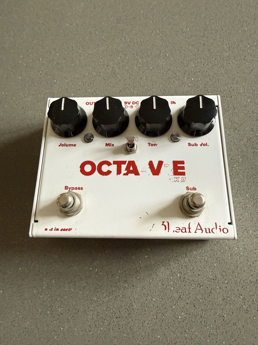 Musikinstrumente: 3 Leaf Audio Octabvre – Gebraucht aus Vevey von gme_2ylw