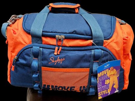 Sehr praktische Sporttasche / Reisetasche **NEU**