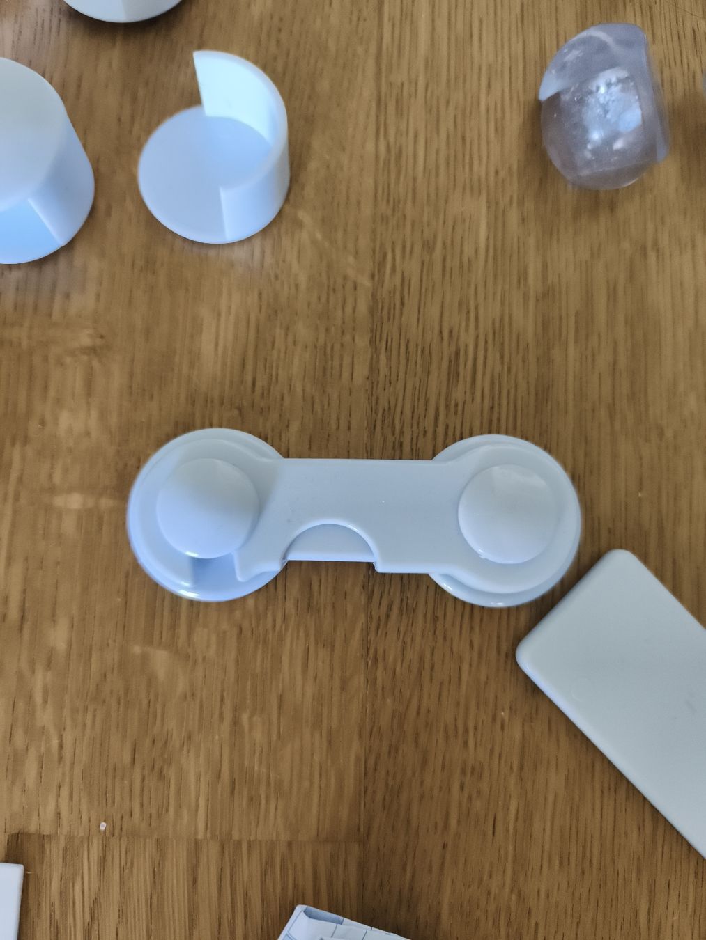 Lucchetti: Kindersicherung Set  – Usato da Effretikon venduto da snejinka 3