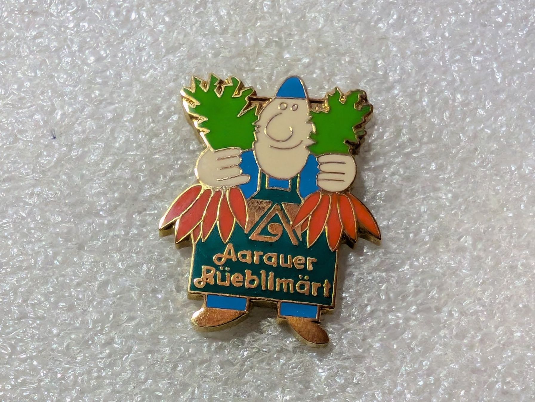 Placchette & Badge: Ansteckpin 107: Aarauer Rüeblimärt – Usato da Oppligen venduto da Pin-Fall-Shop