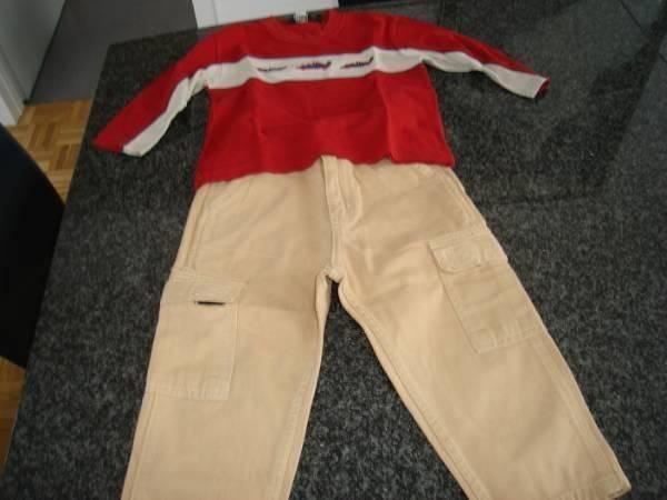 Kleiderpakete & -sets: Hose mit Sweatshirt – Gebraucht aus Horw von Benny017