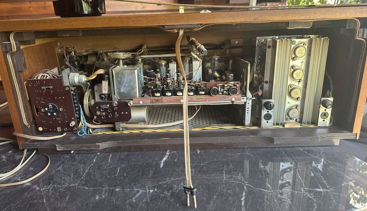 Telefunken Radio: Telefunken Opus Studio 2650 MX Stereo Röhrenradio – Difettoso da Effretikon venduto da MilosS 5