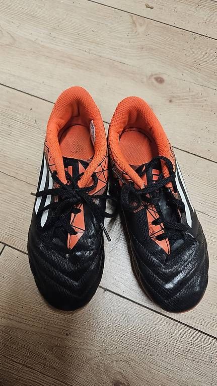 Scarpe per ragazzi: Fussballschuhe Kinder Gr. 33 – Usato da Baden venduto da Gwaihir35 2