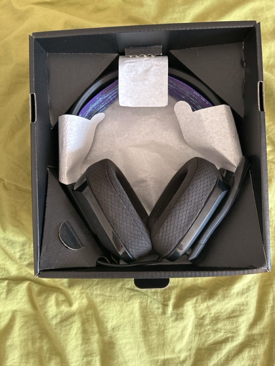 Logitech Casques audio: Logitech G335 Gaming Headset Schwarz – D'occasion à Langenthal par sim_zxv8