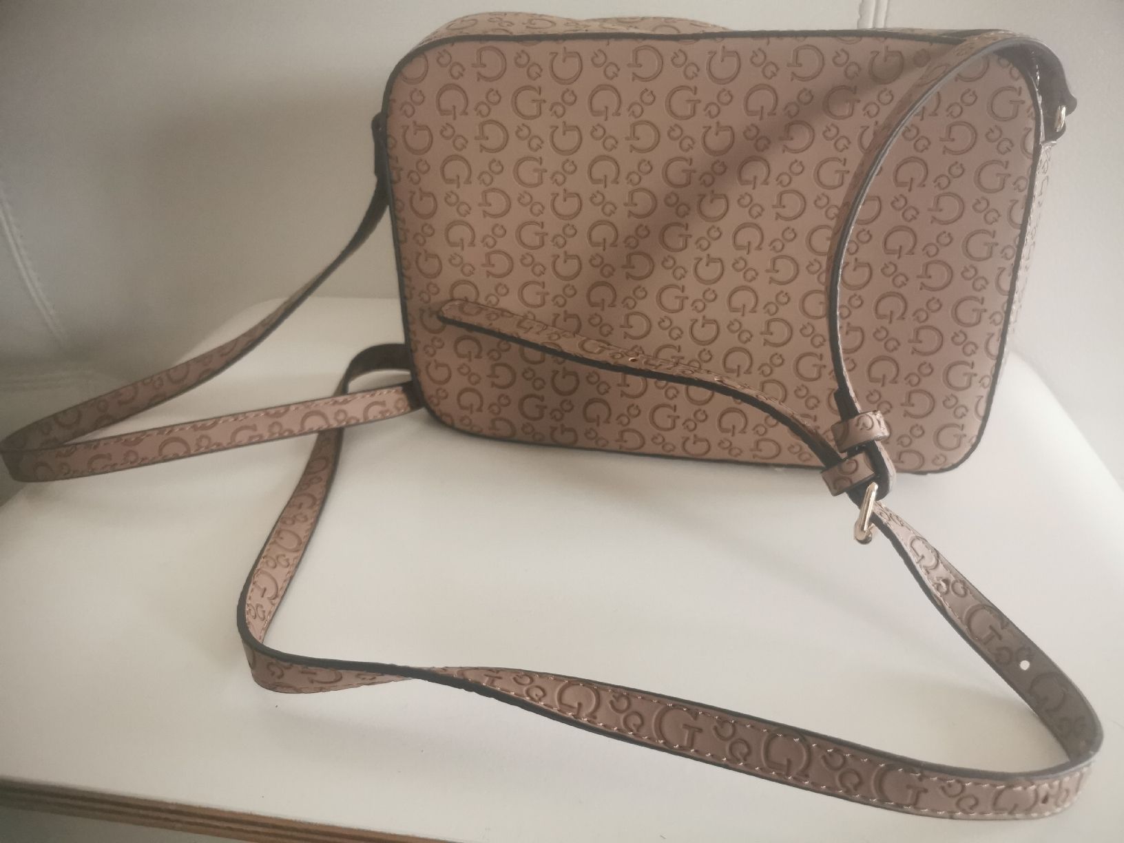 Borse da donna: Tasche Guess Los Angeles – Nuovo (secondo la descrizione) da Zürich venduto da ssi_6pt7 1