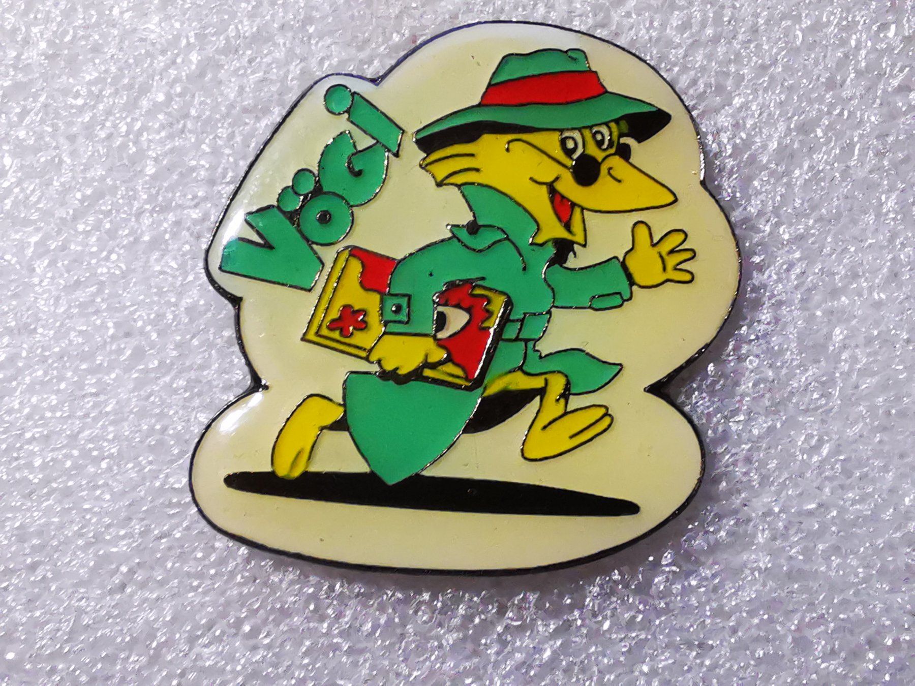 Placchette & Badge: Ansteckpin 54: Vögi – Usato da Oppligen venduto da Pin-Fall-Shop