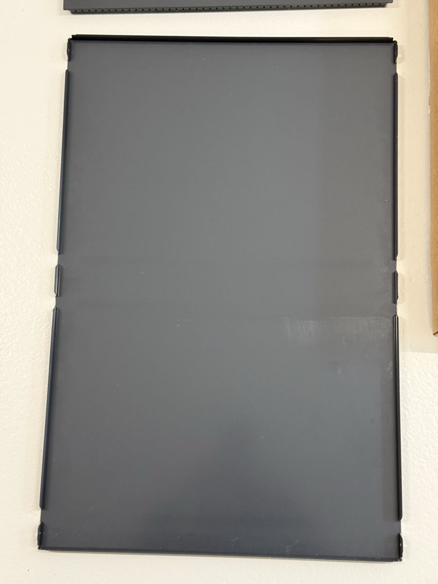 USM Scaffali: 2x originale USM Haller Bleche, 75x50 cm, anthrazitgrau – Usato da Löhningen venduto da LaMemoire 3