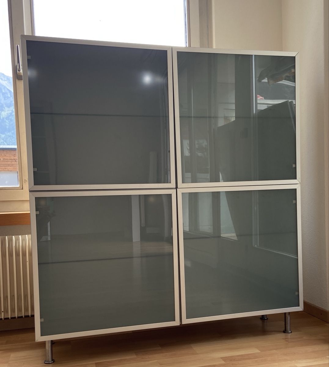 Ikea Scaffali: Glasvitrine Regal von Ikea, Silbergrau  – Usato da Mols venduto da Dero21