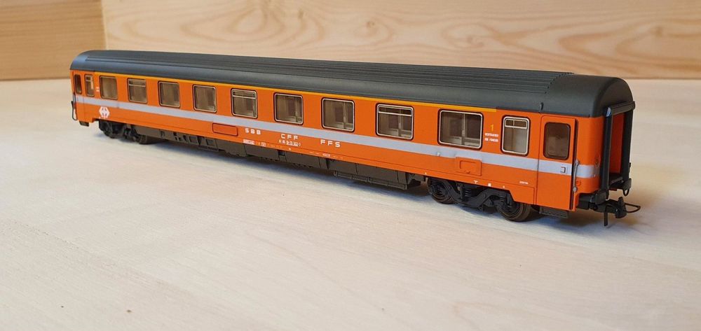 ROCO HO VOITURE voyageurs de 1ère Classe A10 de la DB livrée bleue