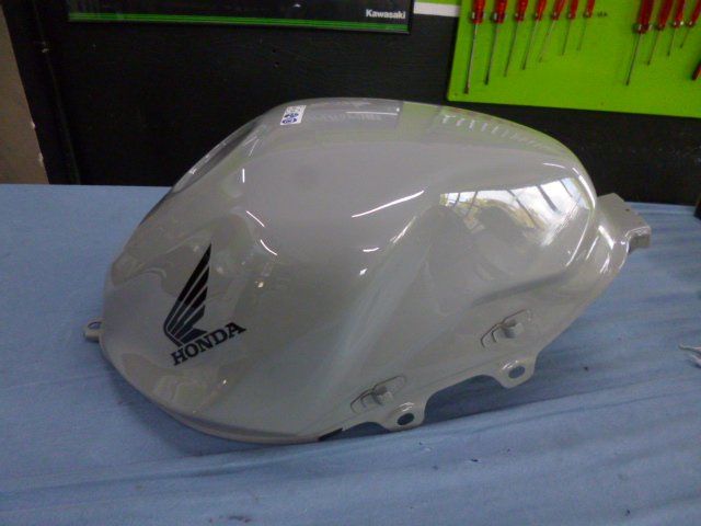 Honda Toutes les pièces détachées moto: Honda CB500FA / 2022 Benzintank – D'occasion à Rothrist par THEI2