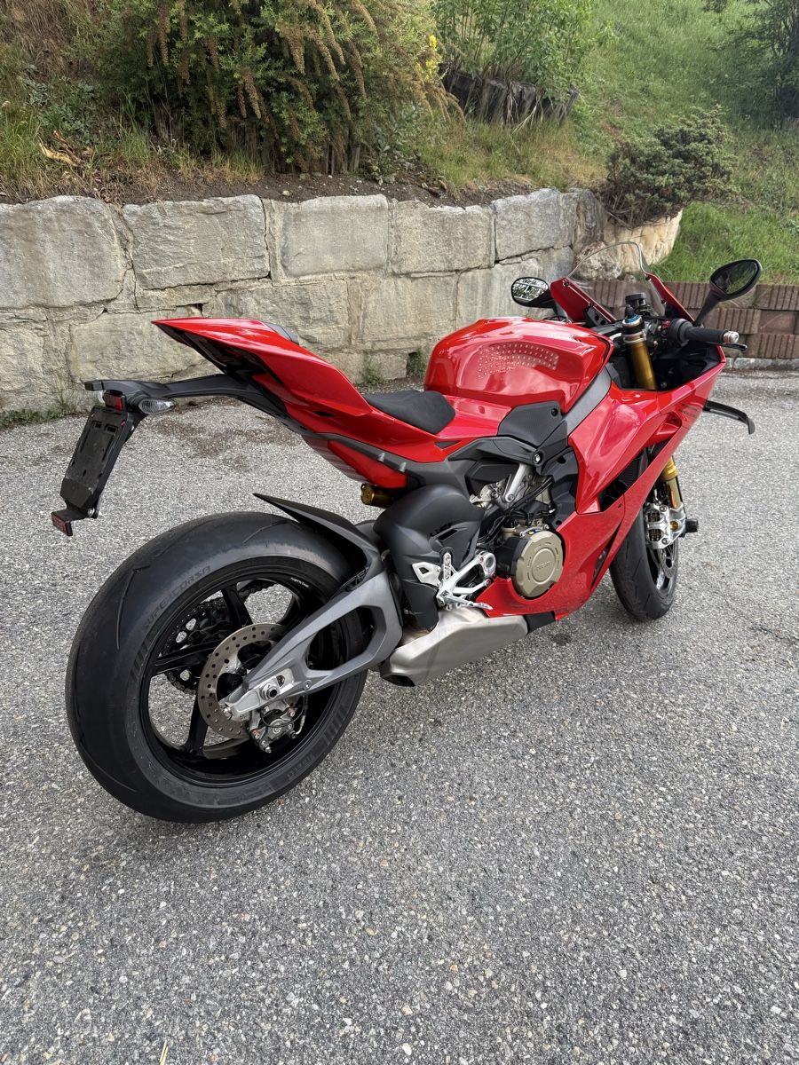 Ducati Strada: Ducati Panigale V4S 2025 – Usato da Scuol venduto da Maddidu 5