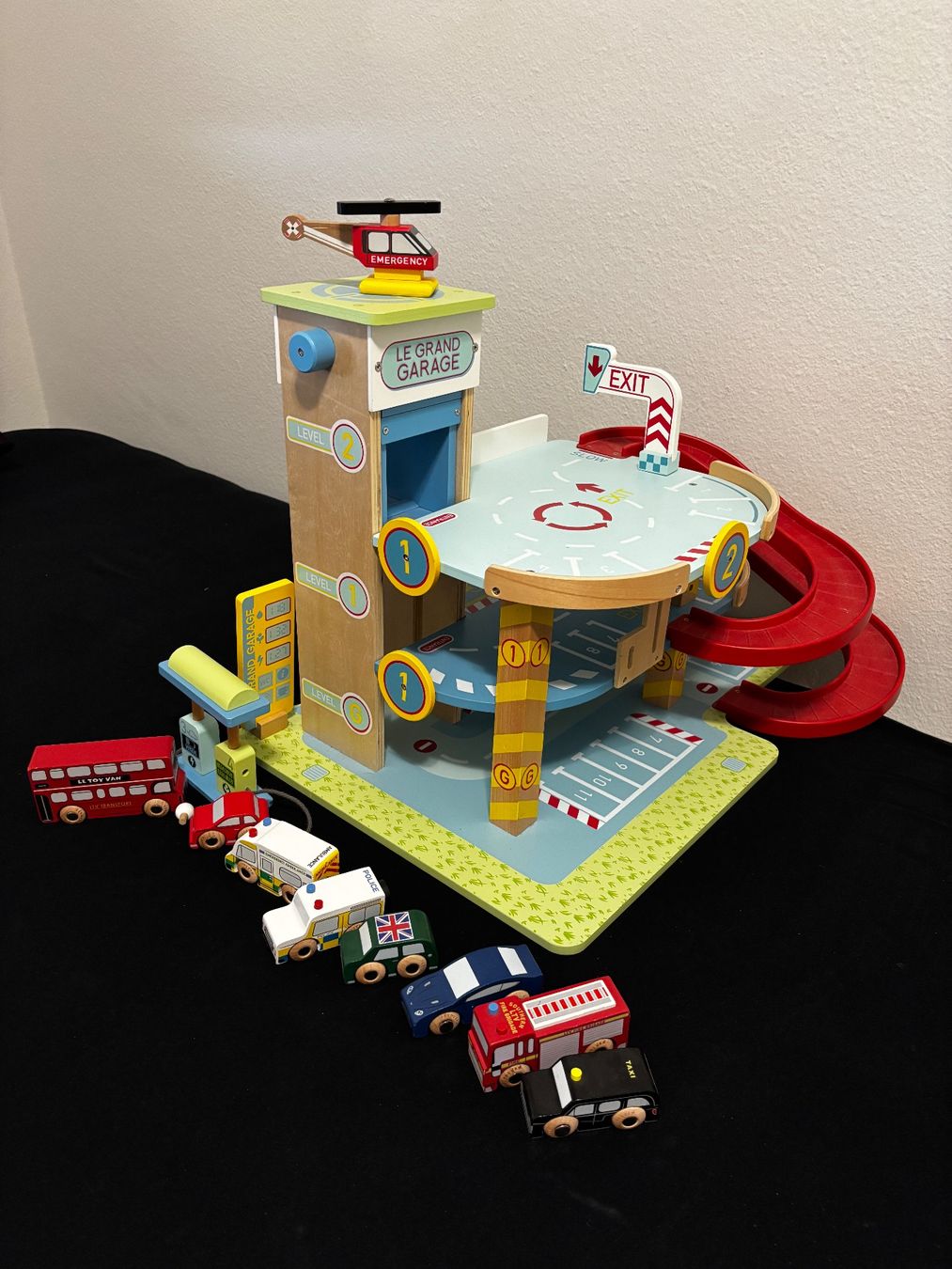 Giocattoli: Le Toy Van Garage – Usato da Schlieren venduto da nmc01